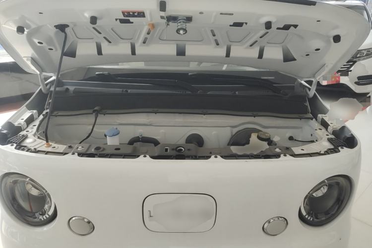 Used Livan Blue Balloon 2025 Model Dynamic Version Engine Bay