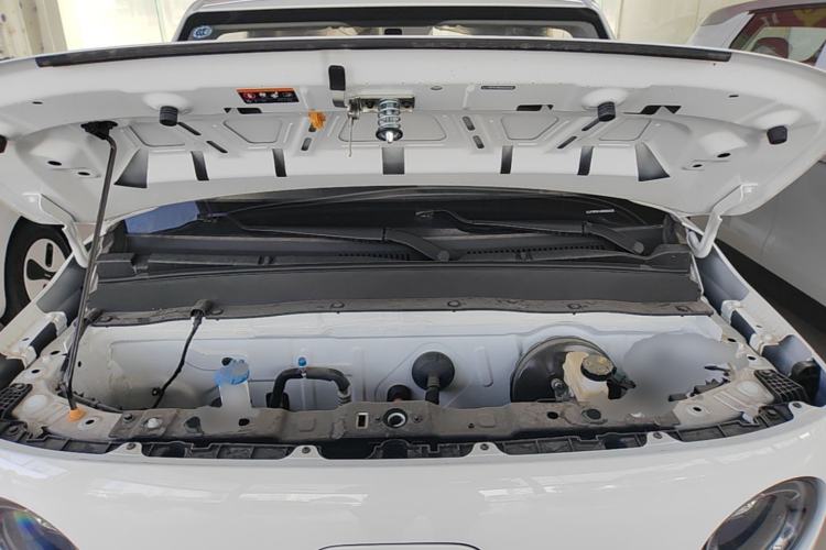 Used Livan Blue Balloon 2025 Model Dynamic Version Engine Bay