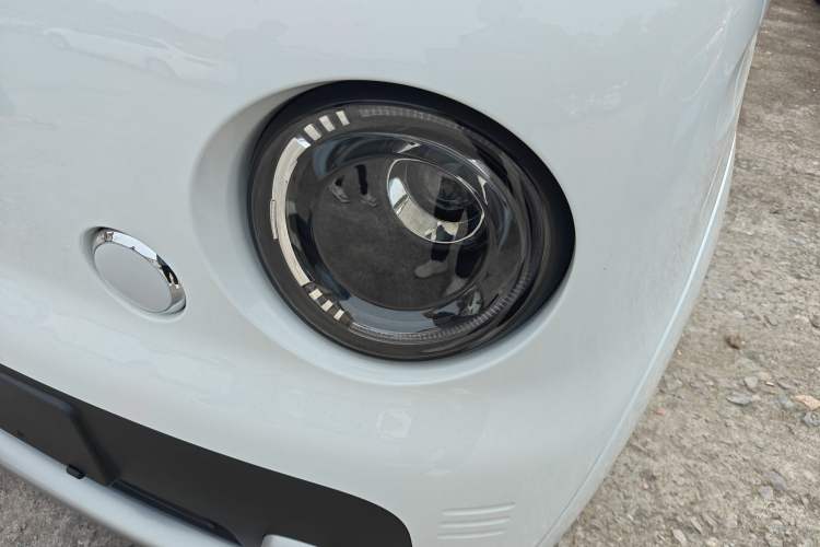 Used Livan Blue Balloon 2025 Model Dynamic Version Left Front Headlight