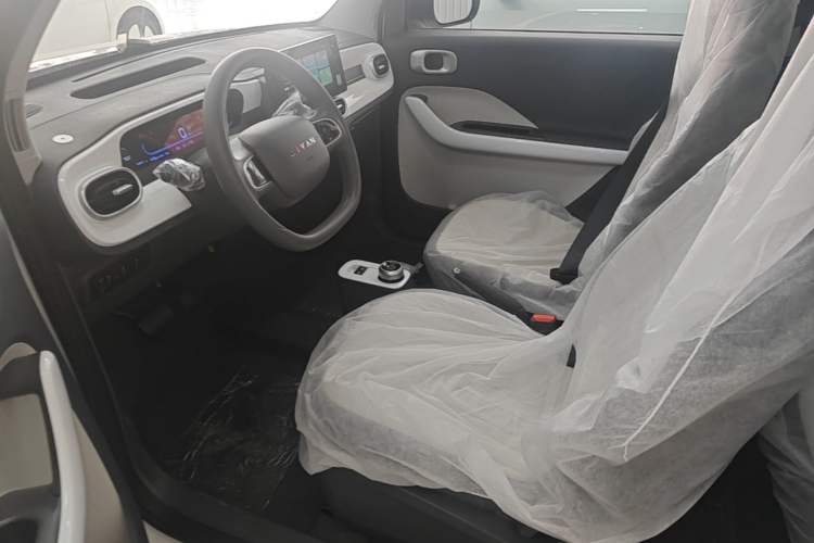 Used Livan Blue Balloon 2025 Model Dynamic Version Left Front Seat
