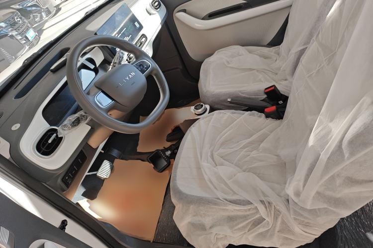 Used Livan Blue Balloon 2025 Model Dynamic Version Left Front Seat