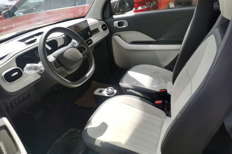 Used Livan Blue Balloon 2025 Model Dynamic Version Left Front Seat