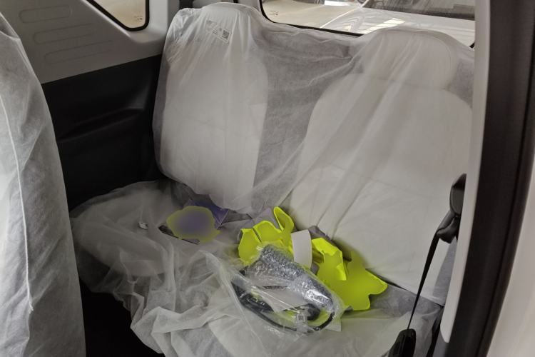 Used Livan Blue Balloon 2025 Model Dynamic Version Left Rear Seat