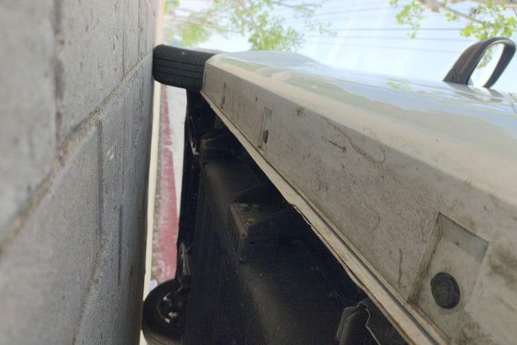 Used Livan Blue Balloon 2025 Model Dynamic Version Left Side Sill