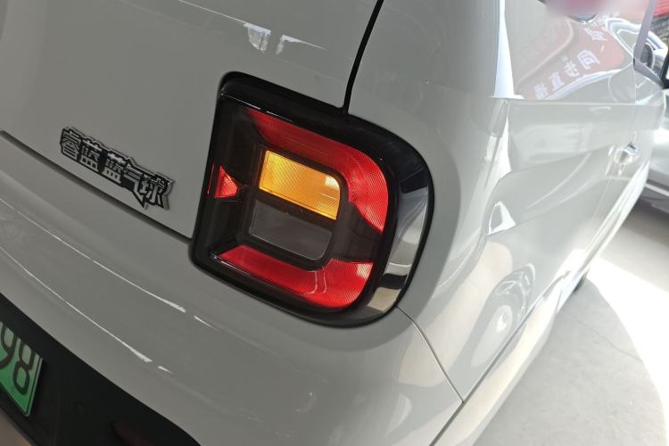 Used Livan Blue Balloon 2025 Model Dynamic Version Right Rear Taillight
