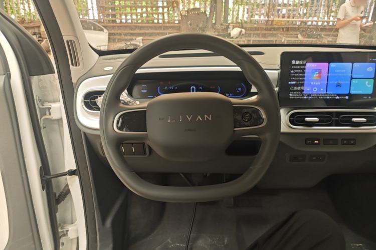 Used Livan Blue Balloon 2025 Model Dynamic Version Steering Wheel