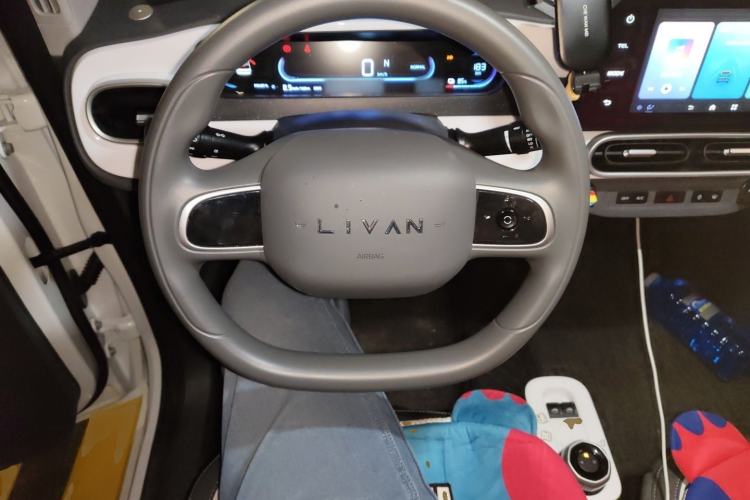 Used Livan Blue Balloon 2025 Model Dynamic Version Steering Wheel