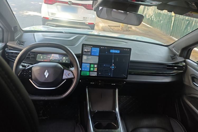 Used Livan 7 2023 605 km ZHU FENG Center Console