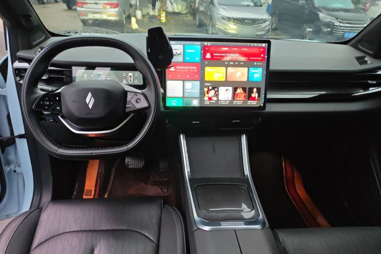 Used Livan 7 2023 605 km ZHU FENG Center Console