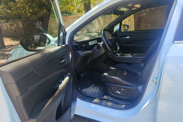 Used Livan 7 2023 605 km ZHU FENG Driver Seat