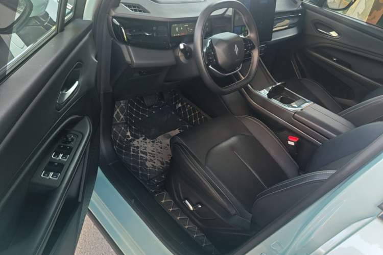Used Livan 7 2023 605 km ZHU FENG Driver Seat