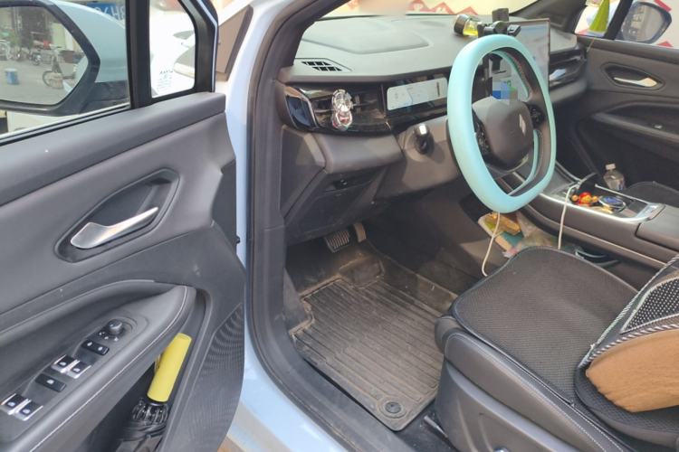 Used Livan 7 2023 605 km ZHU FENG Driver Seat