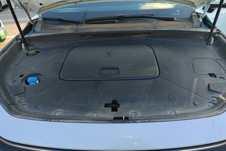 Used Livan 7 2023 450km Chiyue Engine Bay