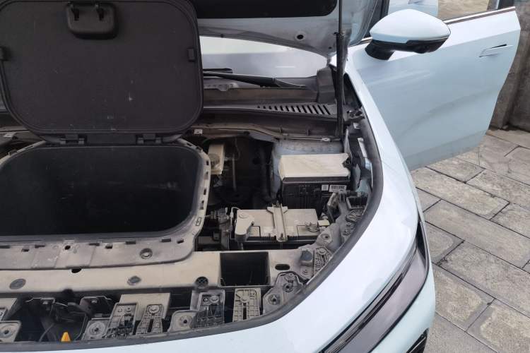 Used Livan 7 2023 450km Chiyue Engine Bay Left