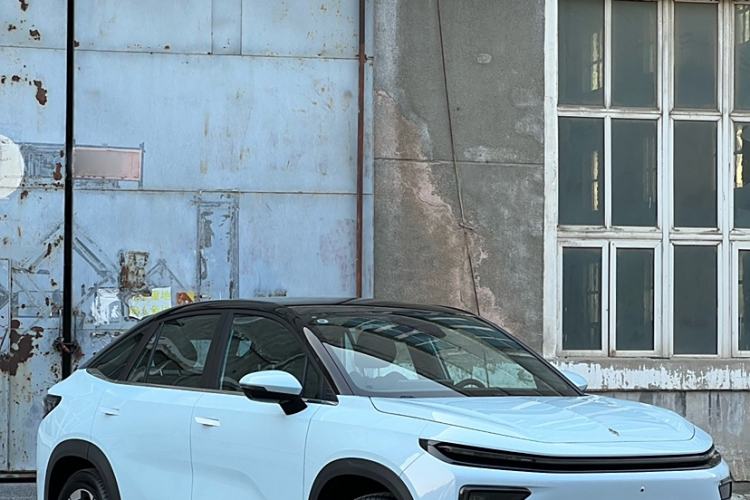 Used Livan 7 2023 605 km ZHU FENG Exterior 1