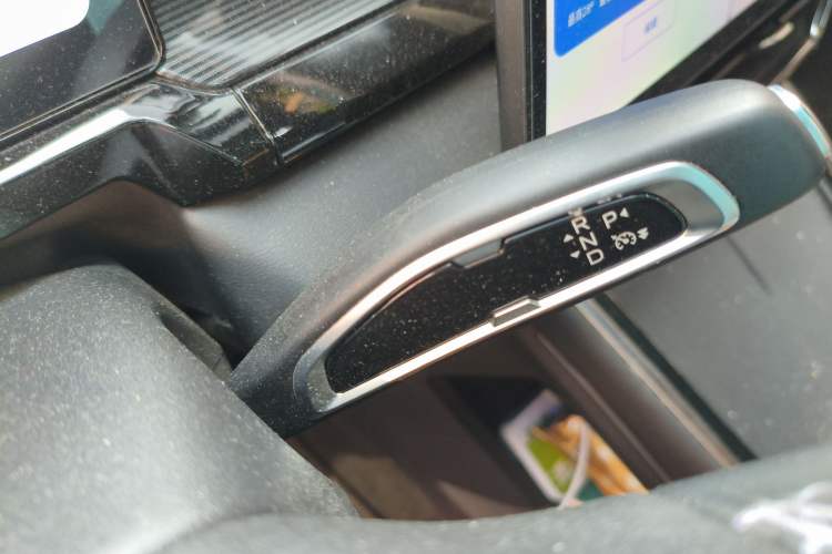Used Livan 7 2023 605 km ZHU FENG Gear Lever
