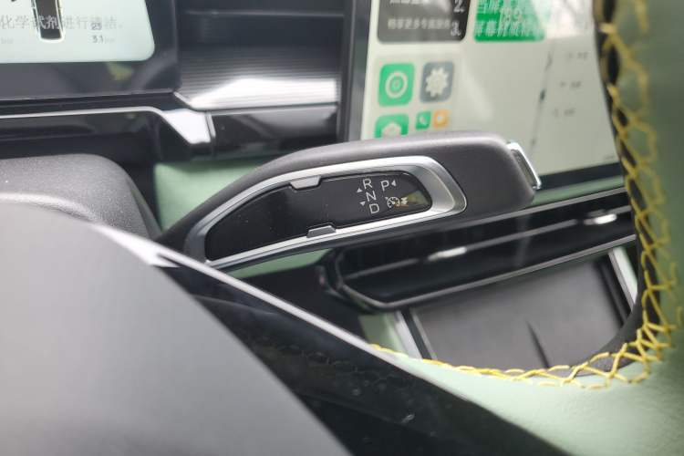 Used Livan 7 2023 605km Hunter Light Gear Lever