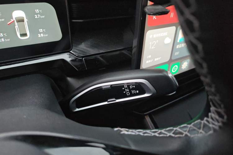 Used Livan 7 2023 605 km ZHU FENG Gear Lever