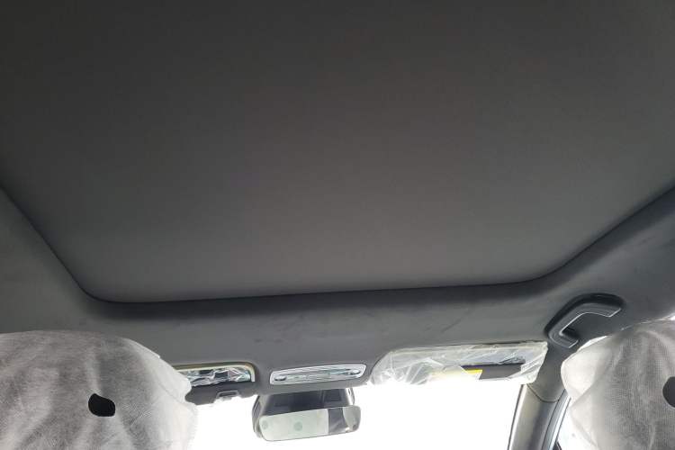 Used Livan 7 2023 605km Hunter Light Headliner