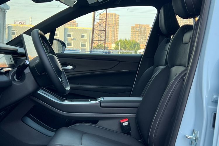 Used Livan 7 2023 605 km ZHU FENG Interior 1