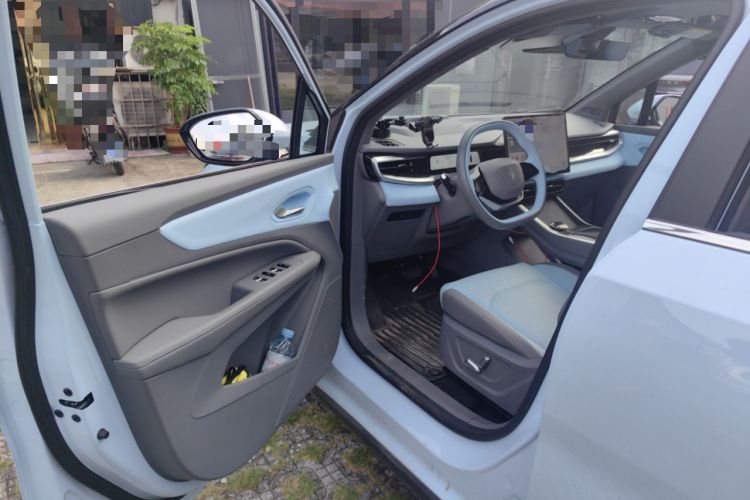 Used Livan 7 2023 450km Chiyue Interior 3