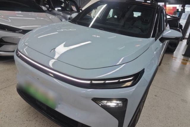 Used Livan 7 2023 605km Hunter Light