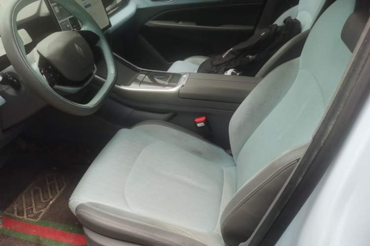 Used Livan 7 2023 605km Hunter Light Left Front Seat