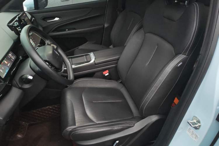 Used Livan 7 2023 605 km ZHU FENG Left Front Seat