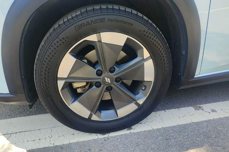 Used Livan 7 2023 605 km ZHU FENG Left Front Wheel Hub