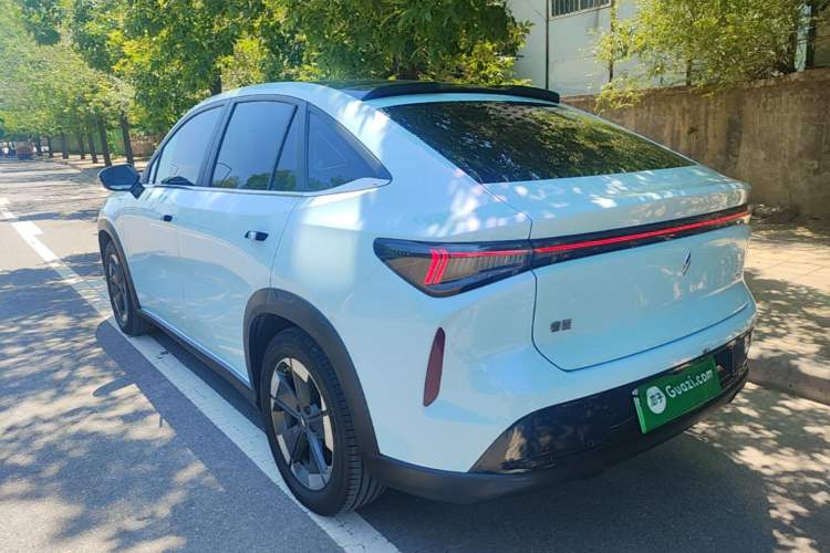 Used Livan 7 2023 605 km ZHU FENG Rear Left 45 Deg