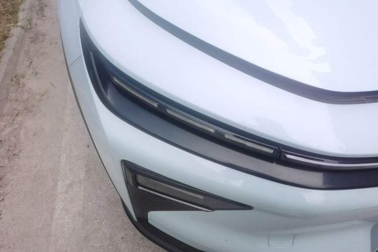 Used Livan 7 2023 605km Hunter Light Right Front Headlight
