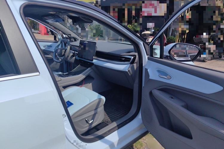 Used Livan 7 2023 450km Chiyue Right Front Seat