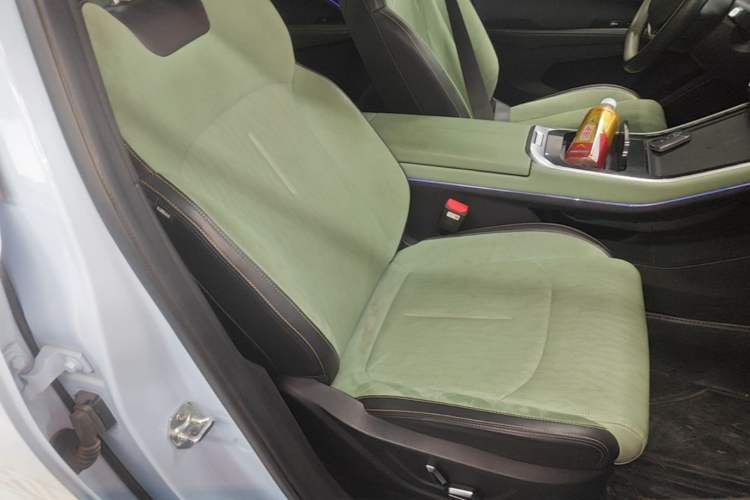 Used Livan 7 2023 605km Hunter Light Right Front Seat