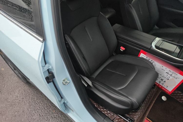 Used Livan 7 2023 605 km ZHU FENG Right Front Seat