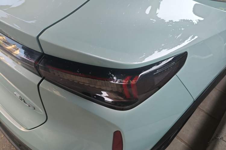 Used Livan 7 2023 605 km ZHU FENG Right Rear Taillight