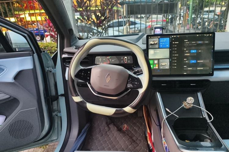 Used Livan 7 2023 605km Hunter Light Steering Wheel
