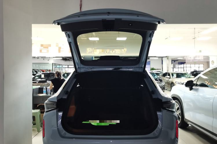 Used Livan 7 2023 450km Chiyue Trunk
