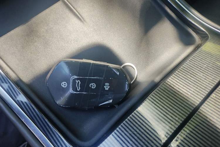 Used Livan 7 2023 605 km ZHU FENG Vehicle Key