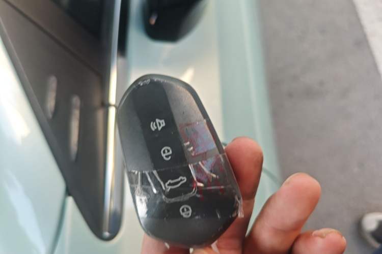 Used Livan 7 2023 605 km ZHU FENG Vehicle Key