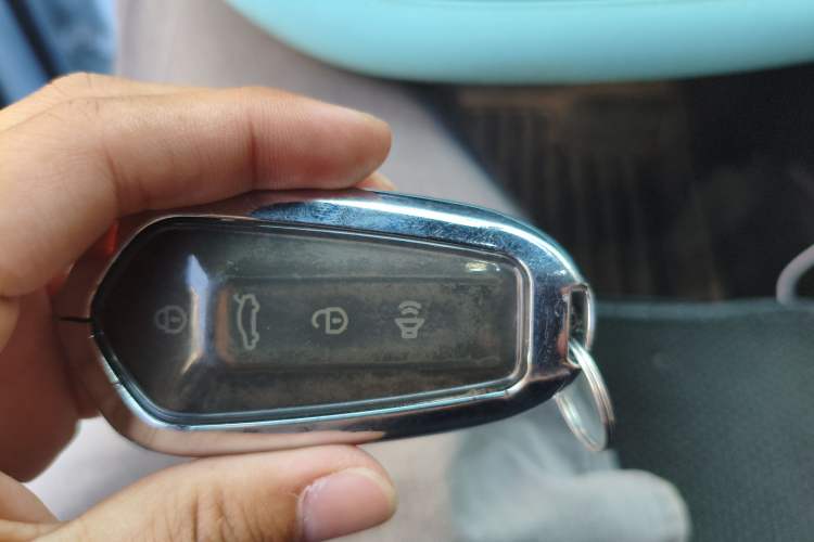 Used Livan 7 2023 605 km ZHU FENG Vehicle Key