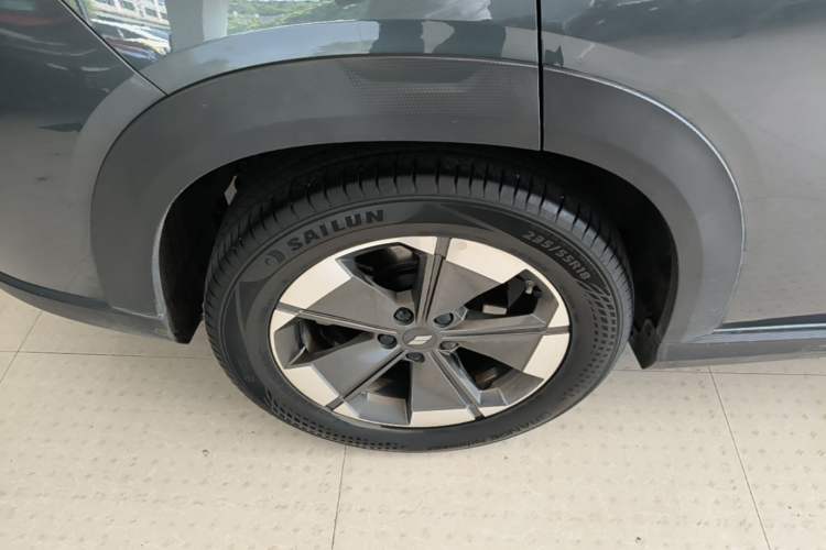 Used Livan 7 2023 605km Hunter Light Exterior 5
