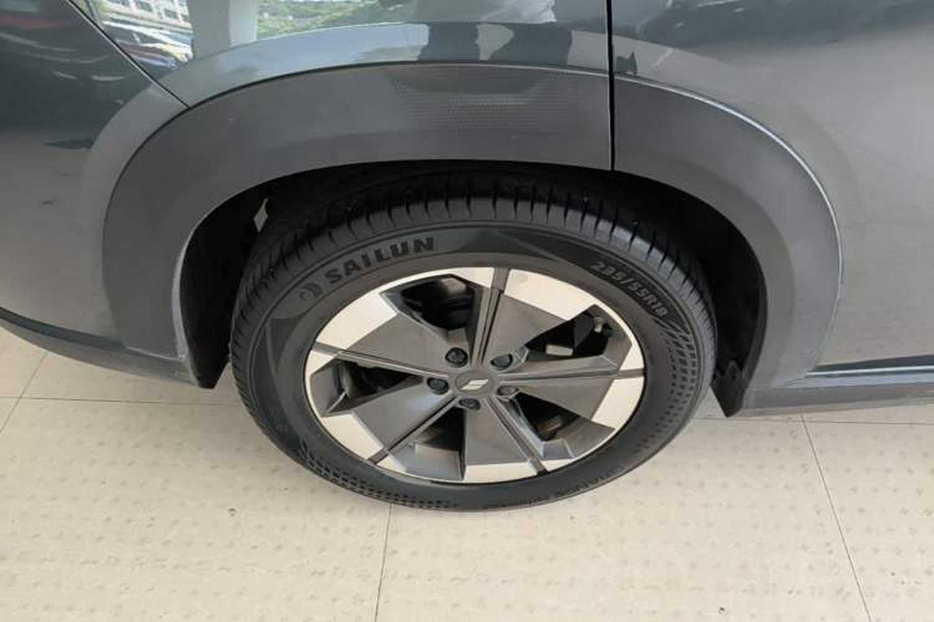 Used Livan 7 2023 605km Hunter Light Exterior 5