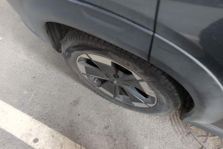 Used Livan 7 2023 605 km ZHU FENG Exterior 8
