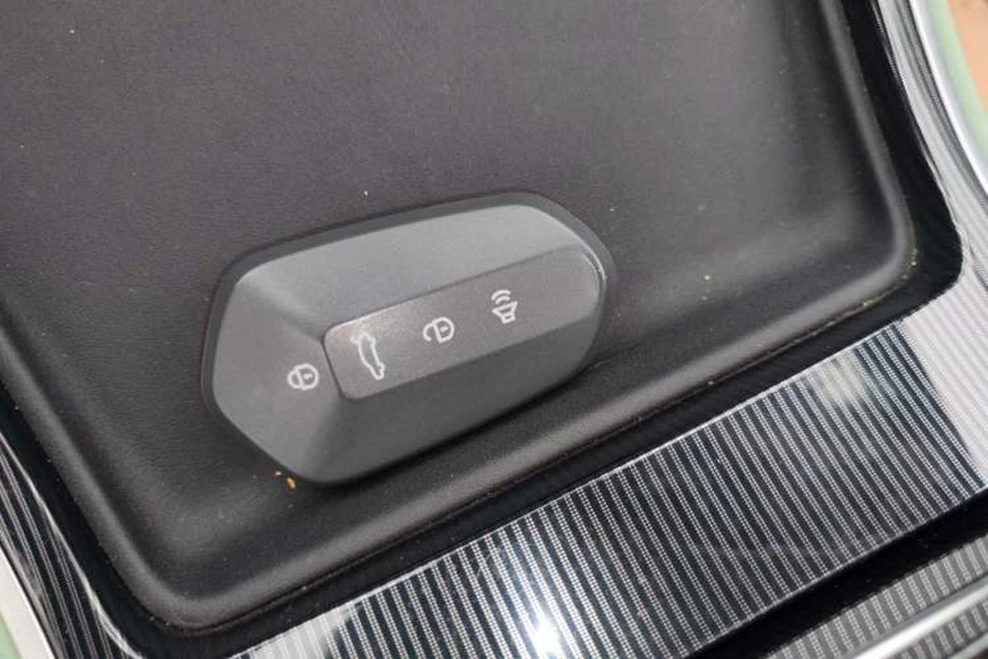 Used Livan 7 2023 605 km ZHU FENG Interior 1