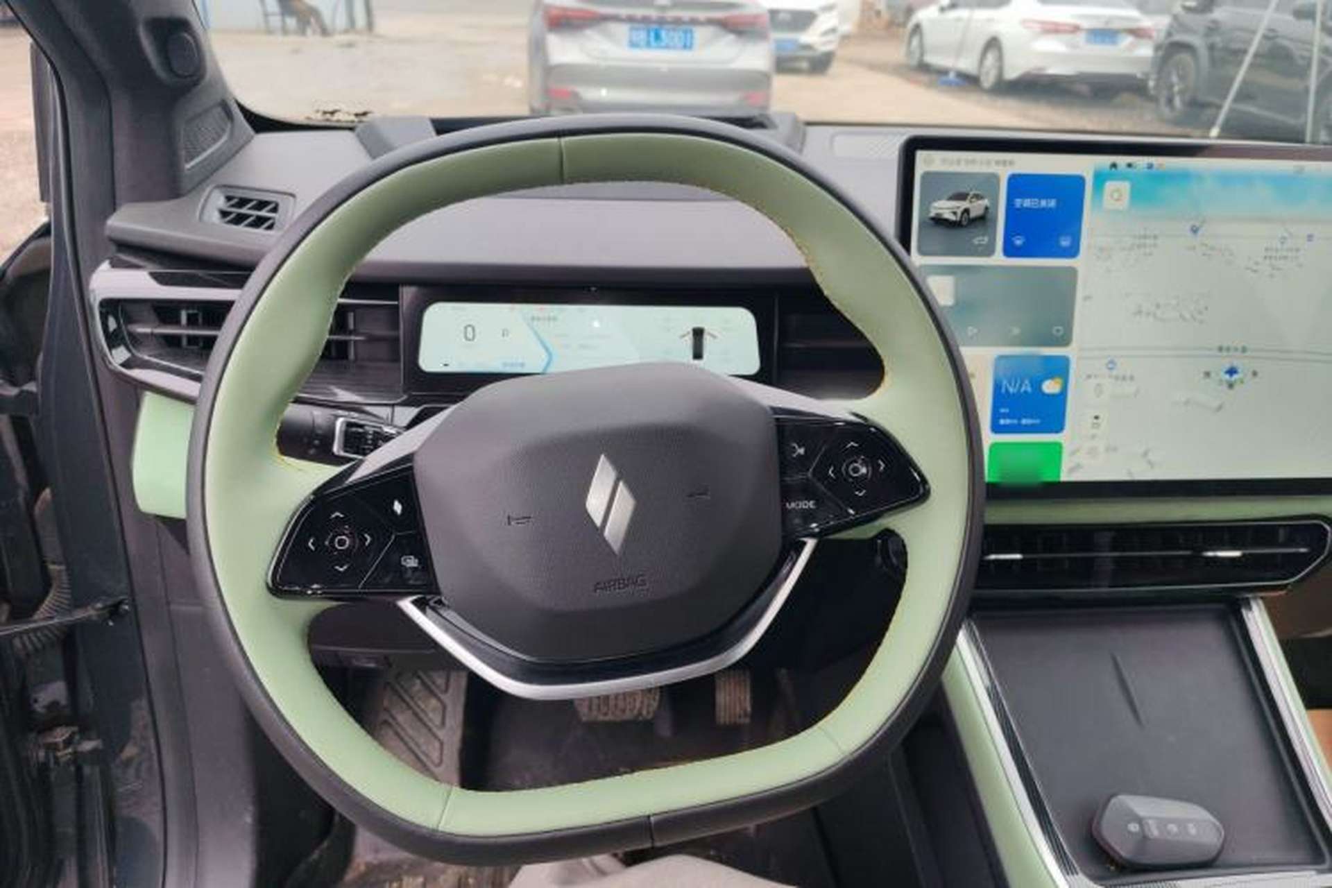 Used Livan 7 2023 605 km ZHU FENG Steering Wheel