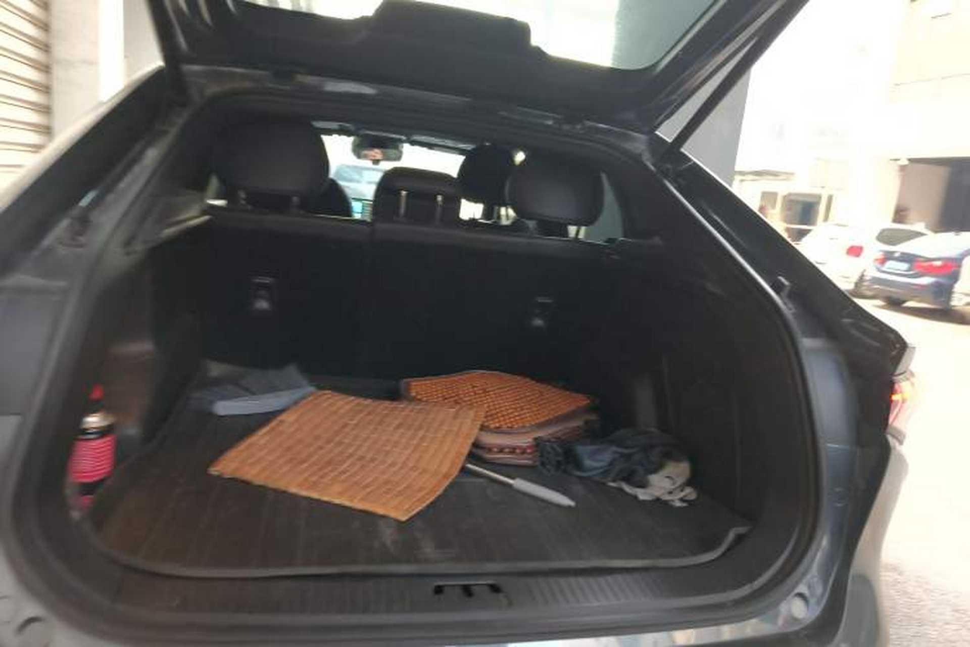 Used Livan 7 2023 605 km ZHU FENG Trunk