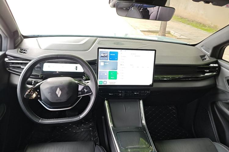 Used Livan 7 2023 605 km ZHU FENG Center Console