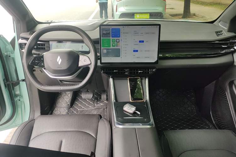 Used Livan 7 2023 605 km ZHU FENG Center Console