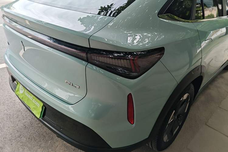Used Livan 7 2023 605 km ZHU FENG Exterior 1