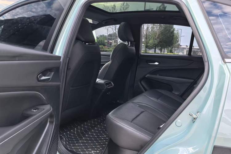 Used Livan 7 2023 605 km ZHU FENG Interior 3